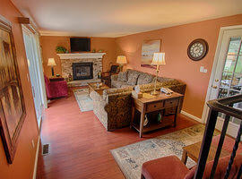 The Maple Lodge living room at Byrncliff Golf Resort & Banquets