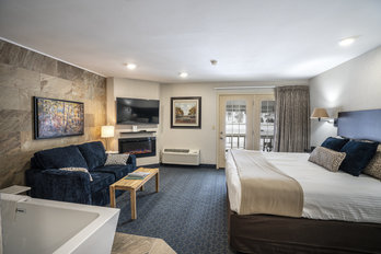 Hotel Room King Suite at Byrncliff Golf Resort & Banquets